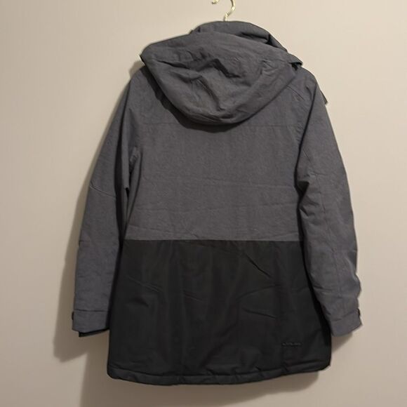 Grey and Black Liquid Ski Jacket Size Medium - Picture 9 of 11